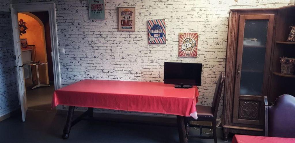 Hotel De La Gare Морле Экстерьер фото