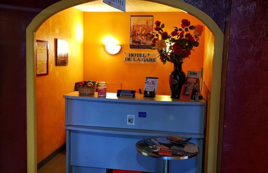 Hotel De La Gare Морле Экстерьер фото